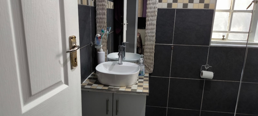 3 Bedroom Property for Sale in New Woodlands Western Cape